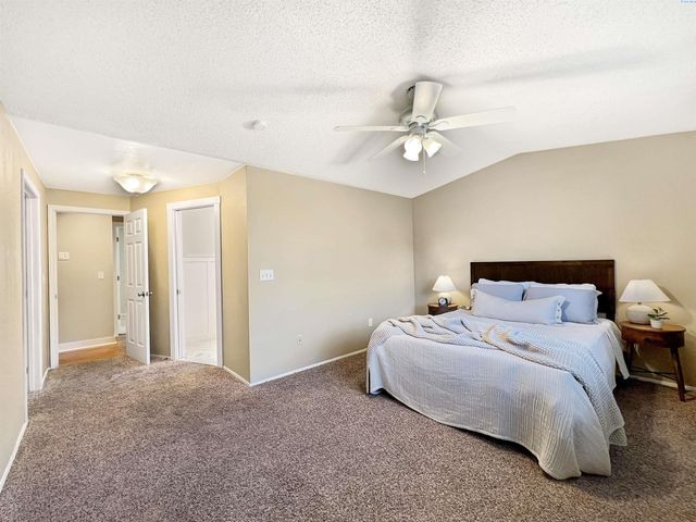 1837 S Olson St, Kennewick, WA 99338