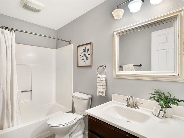 1837 S Olson St, Kennewick, WA 99338