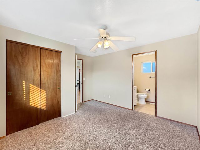 1837 S Olson St, Kennewick, WA 99338