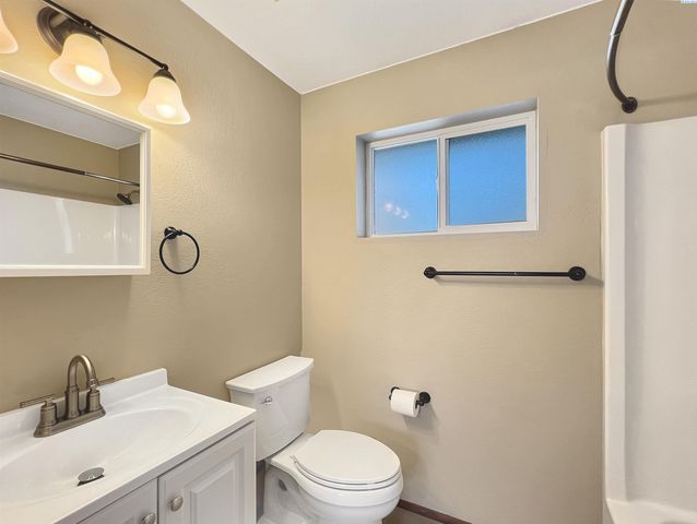 1837 S Olson St, Kennewick, WA 99338