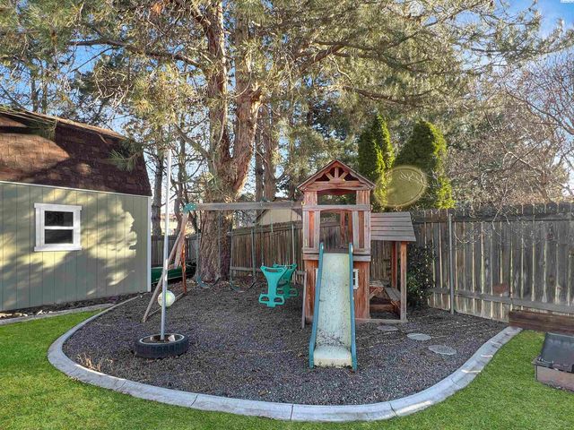 1837 S Olson St, Kennewick, WA 99338