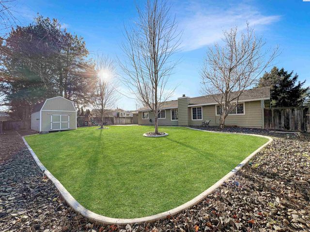 1837 S Olson St, Kennewick, WA 99338