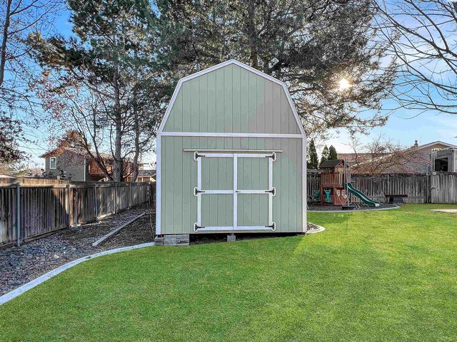 1837 S Olson St, Kennewick, WA 99338