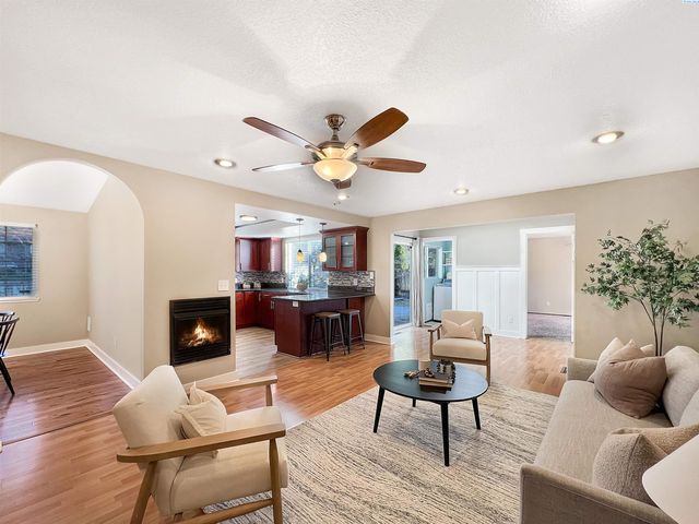 1837 S Olson St, Kennewick, WA 99338