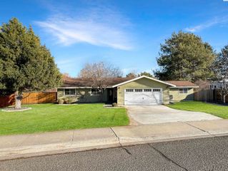 1837 S Olson St, Kennewick, WA 99338