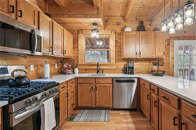 324 Sutallee Place, White, GA 30184
