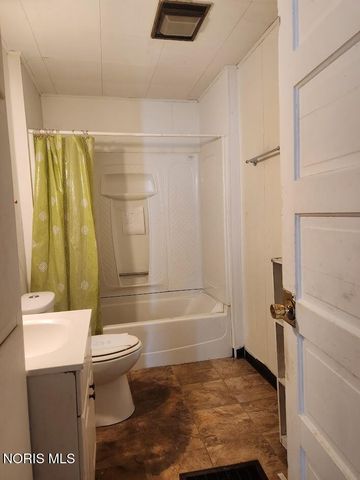 231 W Chestnut Street, Wauseon, OH 43567