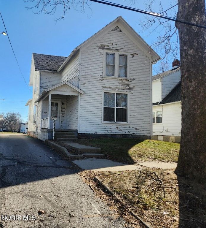 231 W Chestnut Street, Wauseon, OH 43567