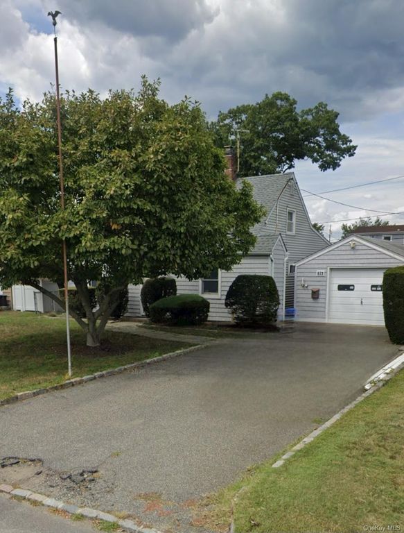 671 Lowell Street, Westbury, NY 11590 — exterior