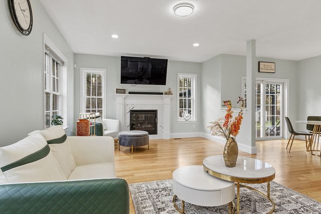 27 Spring Road, Westborough, MA 01581