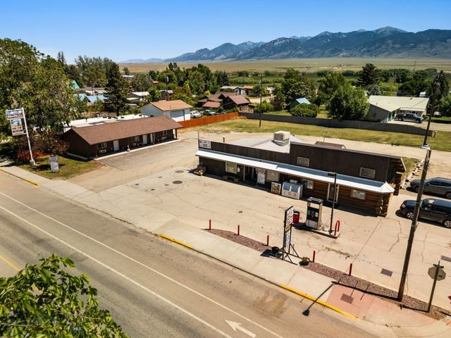 323 & 325 S Main Street, Twin Bridges, MT 59754 property photo
