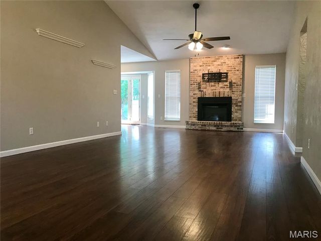 836 Sunnyhill Lane, Columbia, IL 62236