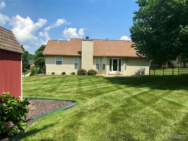 836 Sunnyhill Lane, Columbia, IL 62236