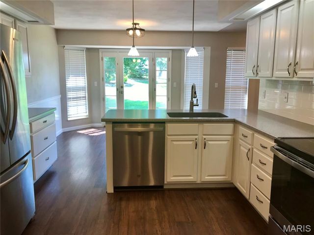 836 Sunnyhill Lane, Columbia, IL 62236