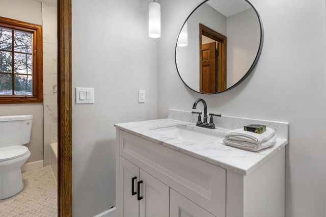 2700 Olde Wood Court, Minnetonka, MN 55391