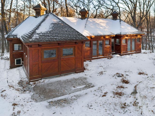 2700 Olde Wood Court, Minnetonka, MN 55391