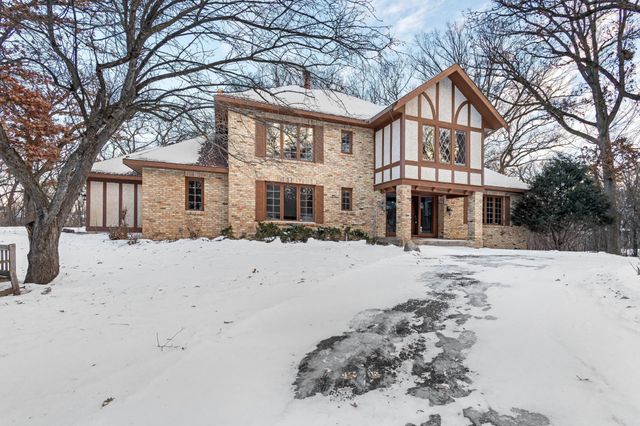 2700 Olde Wood Court, Minnetonka, MN 55391