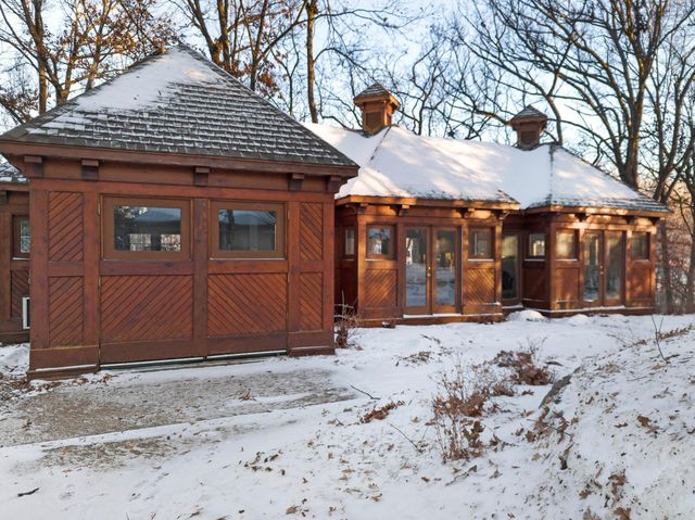 2700 Olde Wood Court, Minnetonka, MN 55391