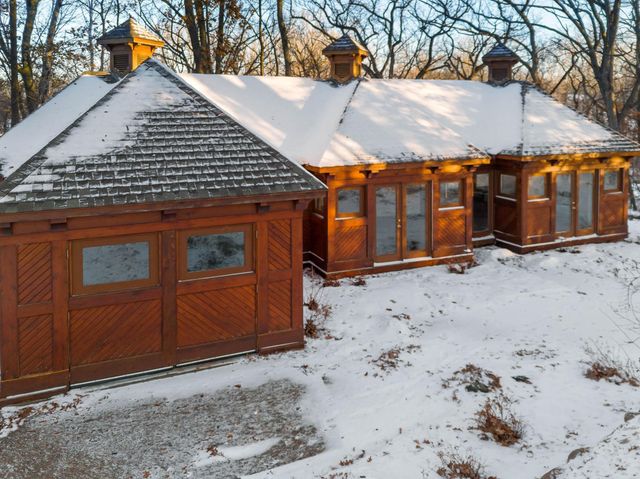 2700 Olde Wood Court, Minnetonka, MN 55391