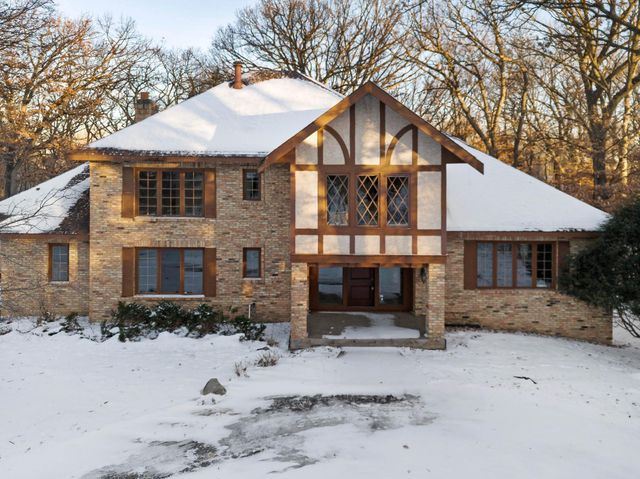 2700 Olde Wood Court, Minnetonka, MN 55391