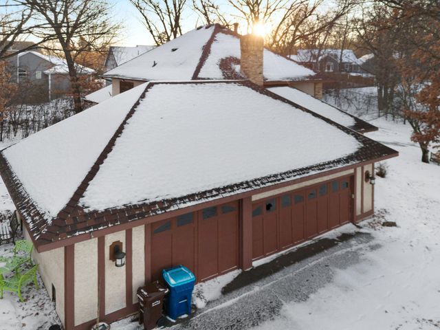 2700 Olde Wood Court, Minnetonka, MN 55391