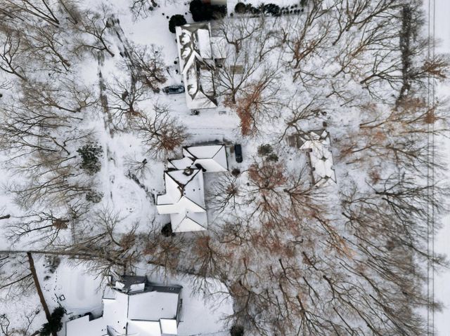 2700 Olde Wood Court, Minnetonka, MN 55391