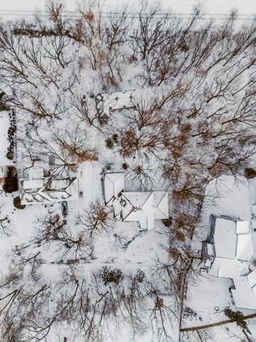 2700 Olde Wood Court, Minnetonka, MN 55391