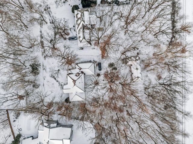 2700 Olde Wood Court, Minnetonka, MN 55391