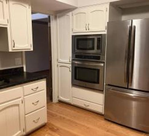 2700 Olde Wood Court, Minnetonka, MN 55391