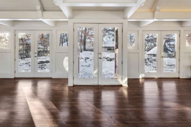 2700 Olde Wood Court, Minnetonka, MN 55391