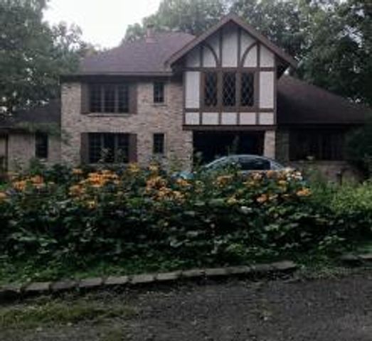 2700 Olde Wood Court, Minnetonka, MN 55391