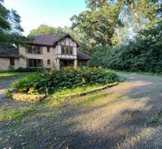 2700 Olde Wood Court, Minnetonka, MN 55391