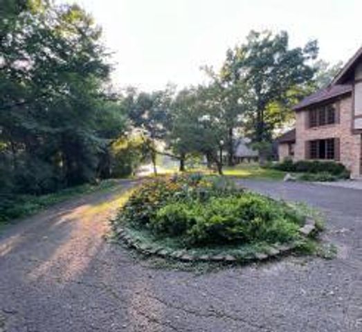 2700 Olde Wood Court, Minnetonka, MN 55391