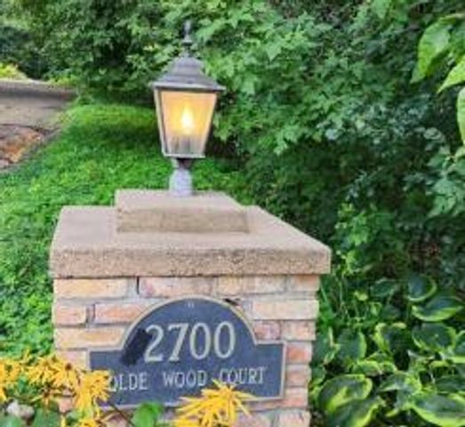 2700 Olde Wood Court, Minnetonka, MN 55391