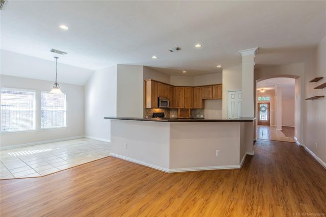 18323 S Elizabeth Shore Loop, Cypress, TX 77433
