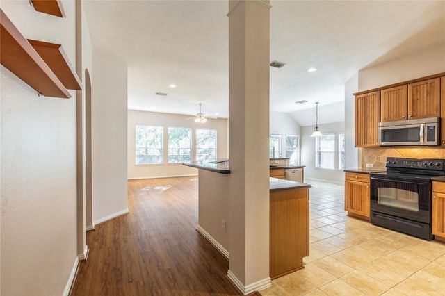 18323 S Elizabeth Shore Loop, Cypress, TX 77433