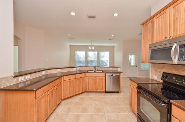 18323 S Elizabeth Shore Loop, Cypress, TX 77433
