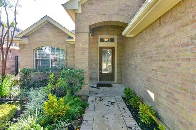 18323 S Elizabeth Shore Loop, Cypress, TX 77433