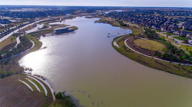 18323 S Elizabeth Shore Loop, Cypress, TX 77433
