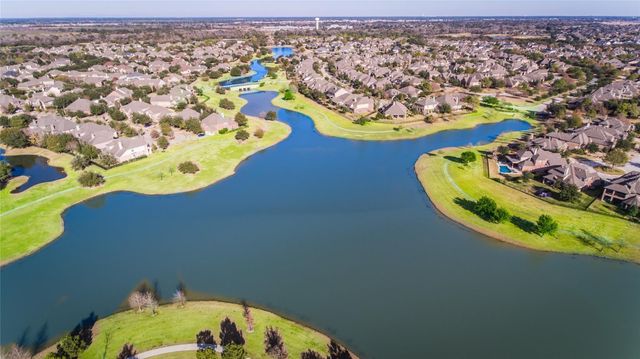 18323 S Elizabeth Shore Loop, Cypress, TX 77433