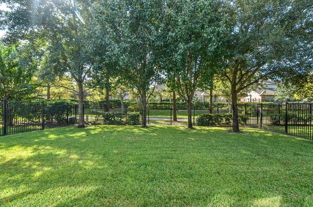 18323 S Elizabeth Shore Loop, Cypress, TX 77433