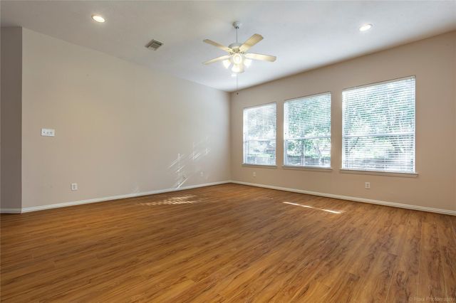 18323 S Elizabeth Shore Loop, Cypress, TX 77433