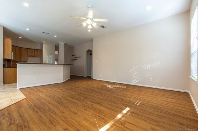 18323 S Elizabeth Shore Loop, Cypress, TX 77433