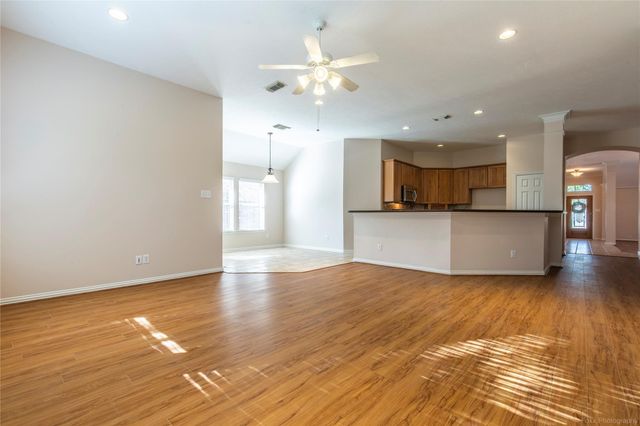 18323 S Elizabeth Shore Loop, Cypress, TX 77433