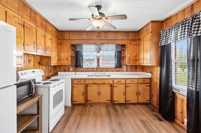 247 Edgewood St, Alexandria, TN 37012