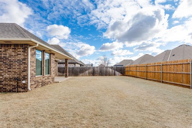 10812 NW 28th Street, Yukon, OK 73099