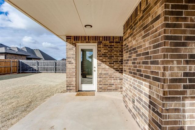 10812 NW 28th Street, Yukon, OK 73099