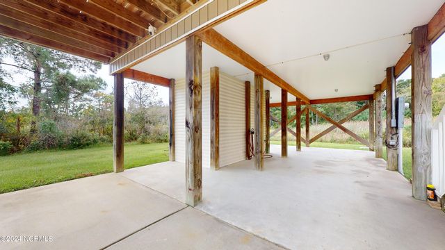 250 Riverside Drive, Sneads Ferry, NC 28460