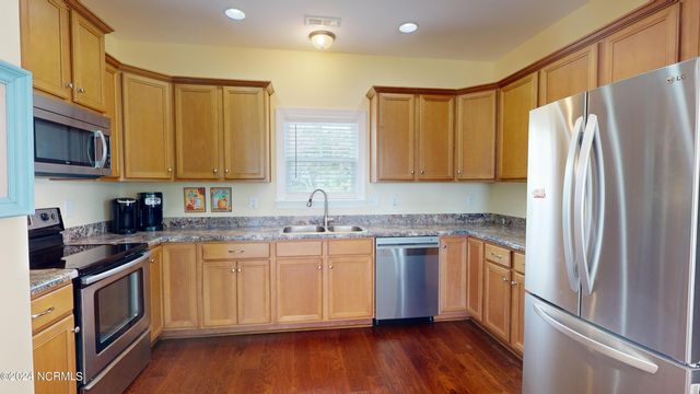 250 Riverside Drive, Sneads Ferry, NC 28460