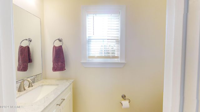 250 Riverside Drive, Sneads Ferry, NC 28460